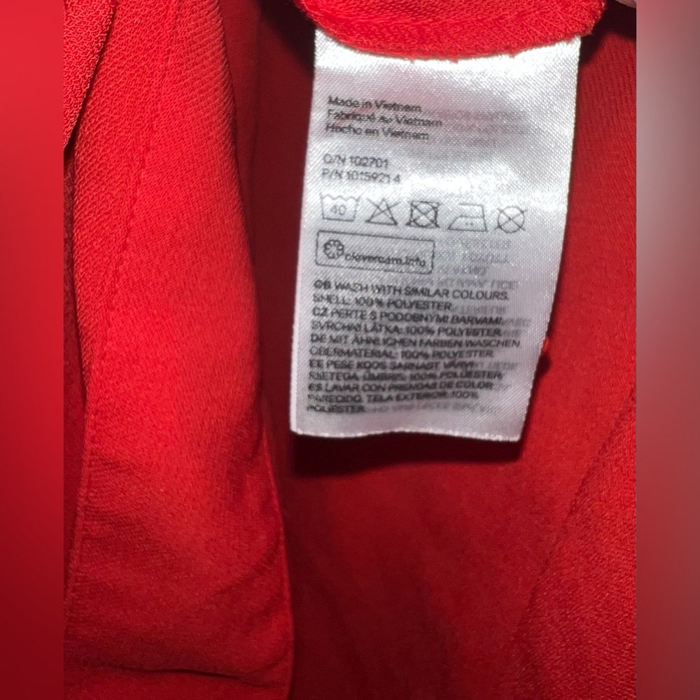 H&M Bold Red Top - Picture 9 of 9